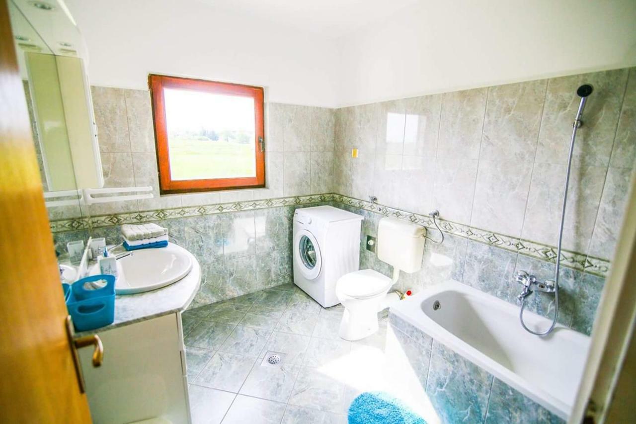 Kuca Za Odmor Luca Apartment โพเซดารเย ภายนอก รูปภาพ