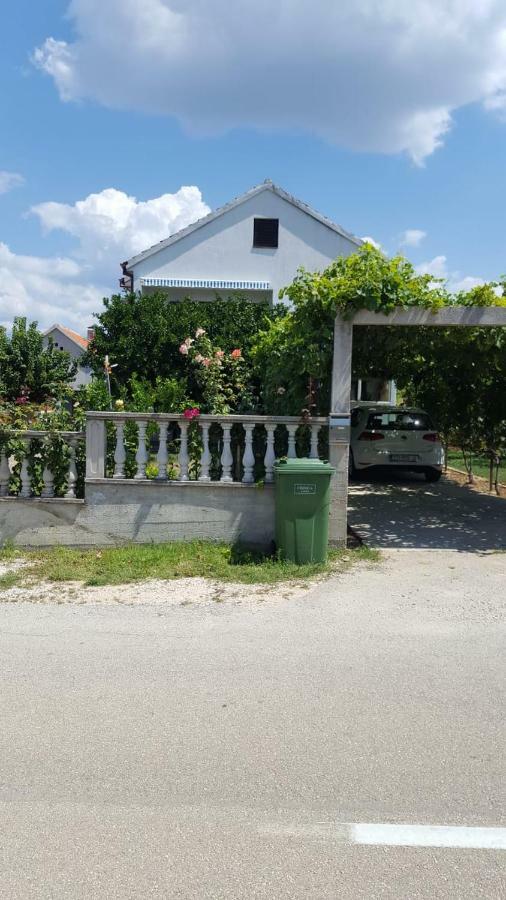 Kuca Za Odmor Luca Apartment โพเซดารเย ภายนอก รูปภาพ